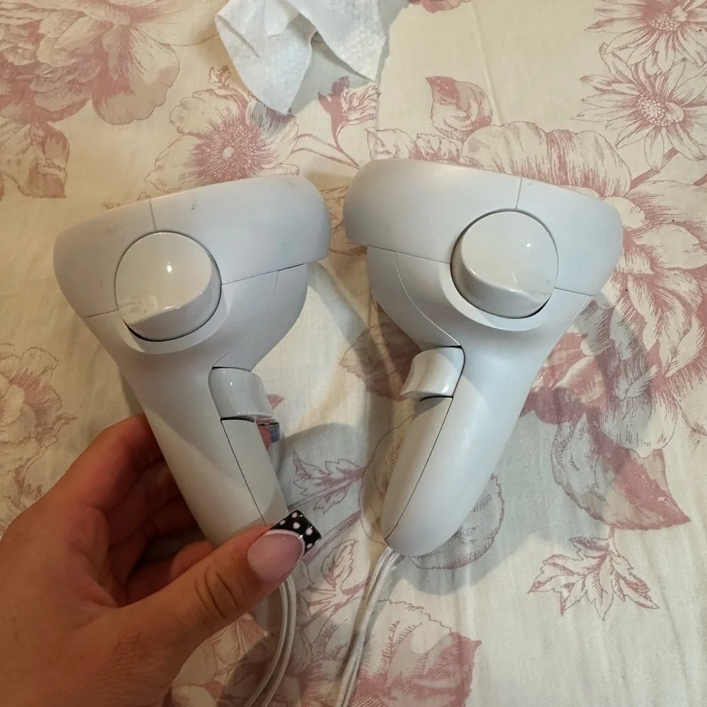Meta Quest 2 VR Headset - White